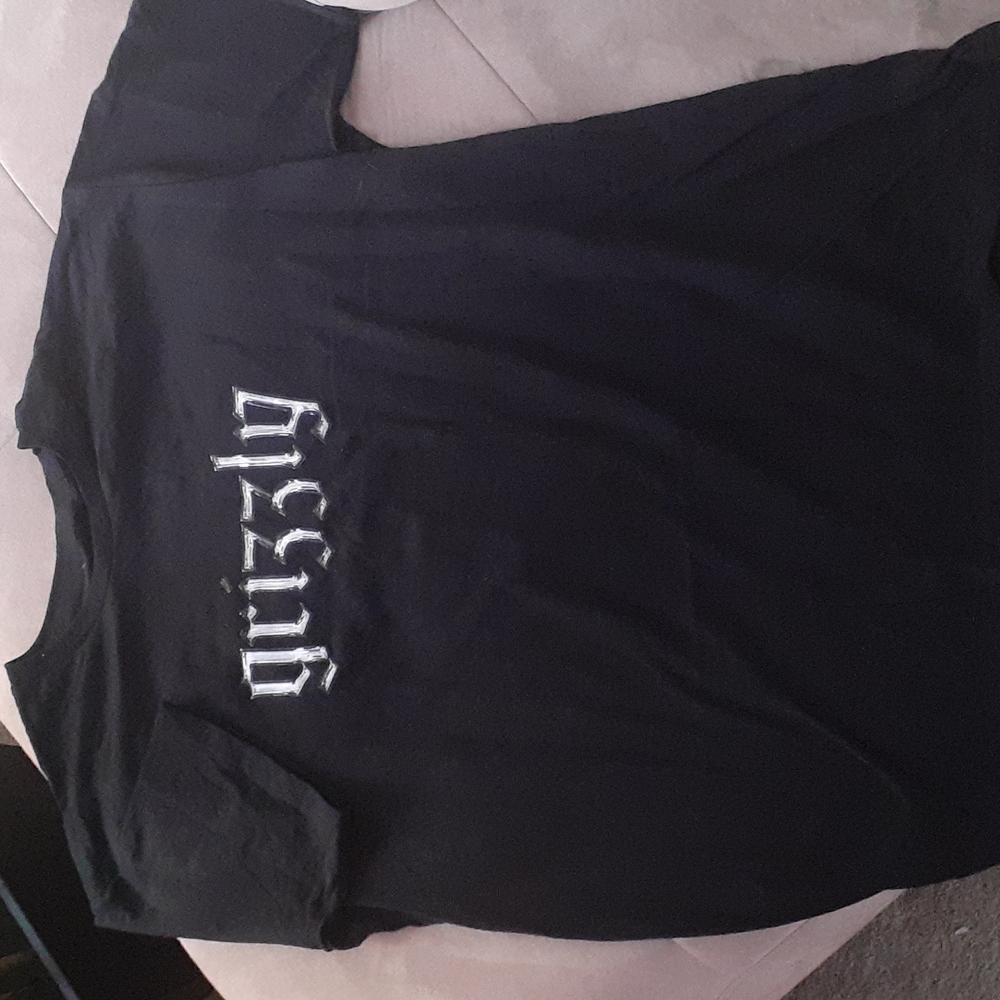 Never worn before mens XL tshirt